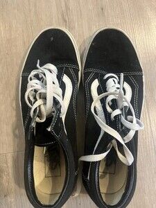 Vans Old School Black Sneakers. Men’s Size 7 Women’s 9.